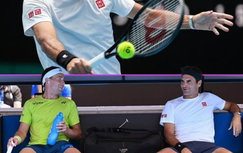 J9-关于费德勒在巴塞罗那比赛中势不可挡，大胜引发热议！的信息